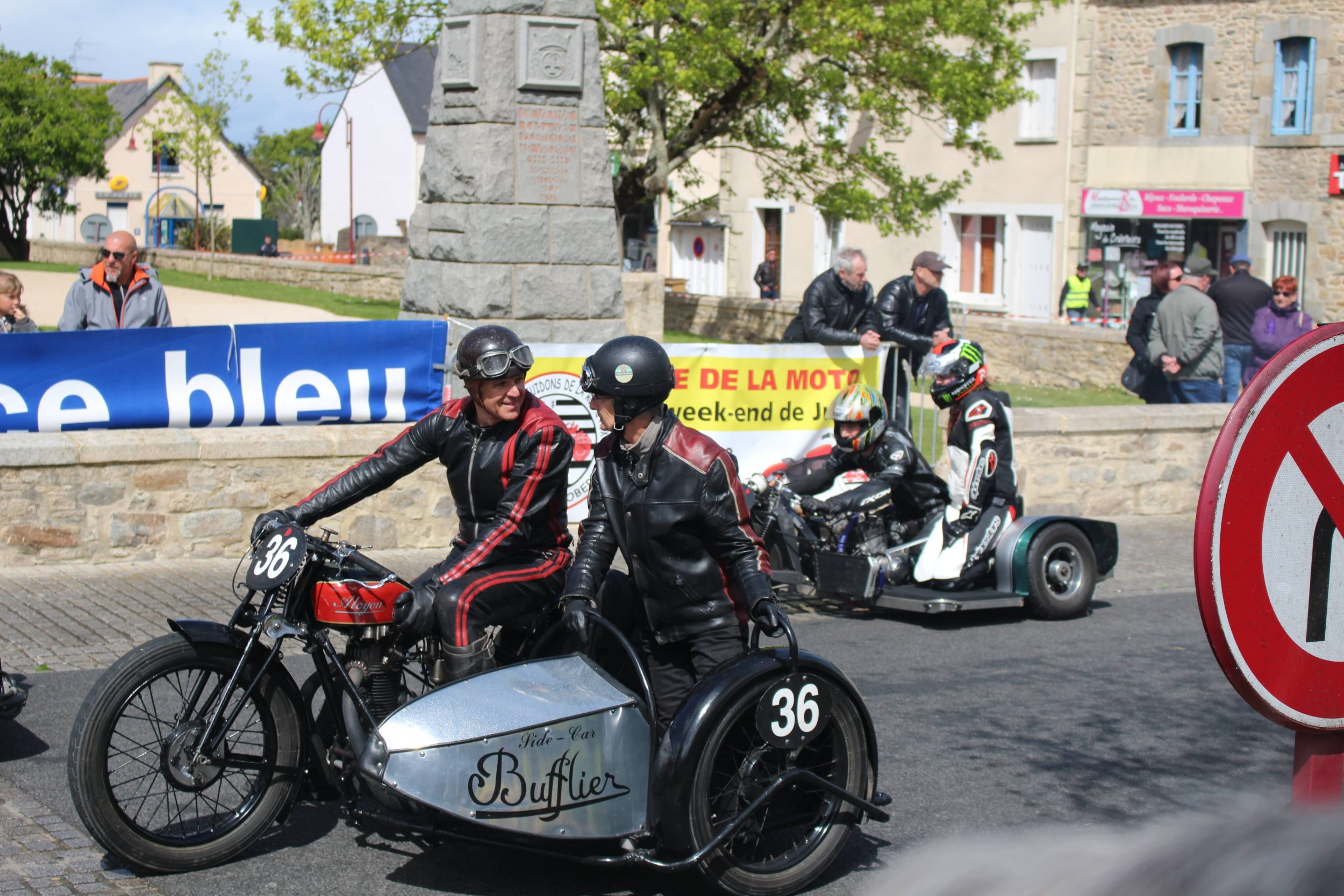 Les Vieux pistons redonnais, un sacré spectacle de motos anciennes !
